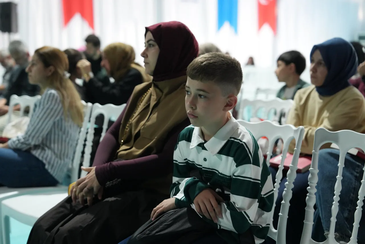 Kaan Murat Yanık, Kitap Fuarı’nda okurlarıyla buluştu