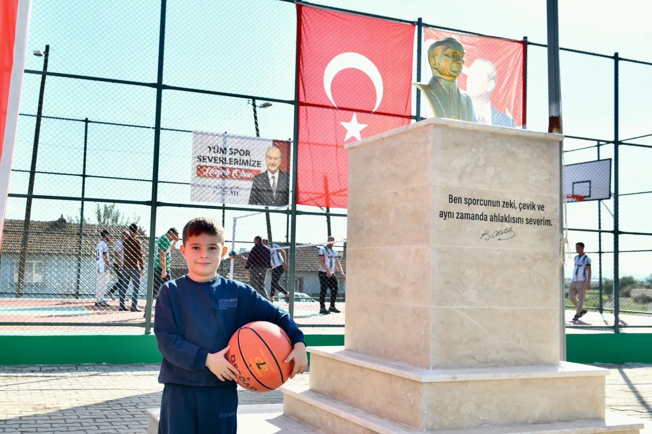 Belediyeden yeni spor sahası