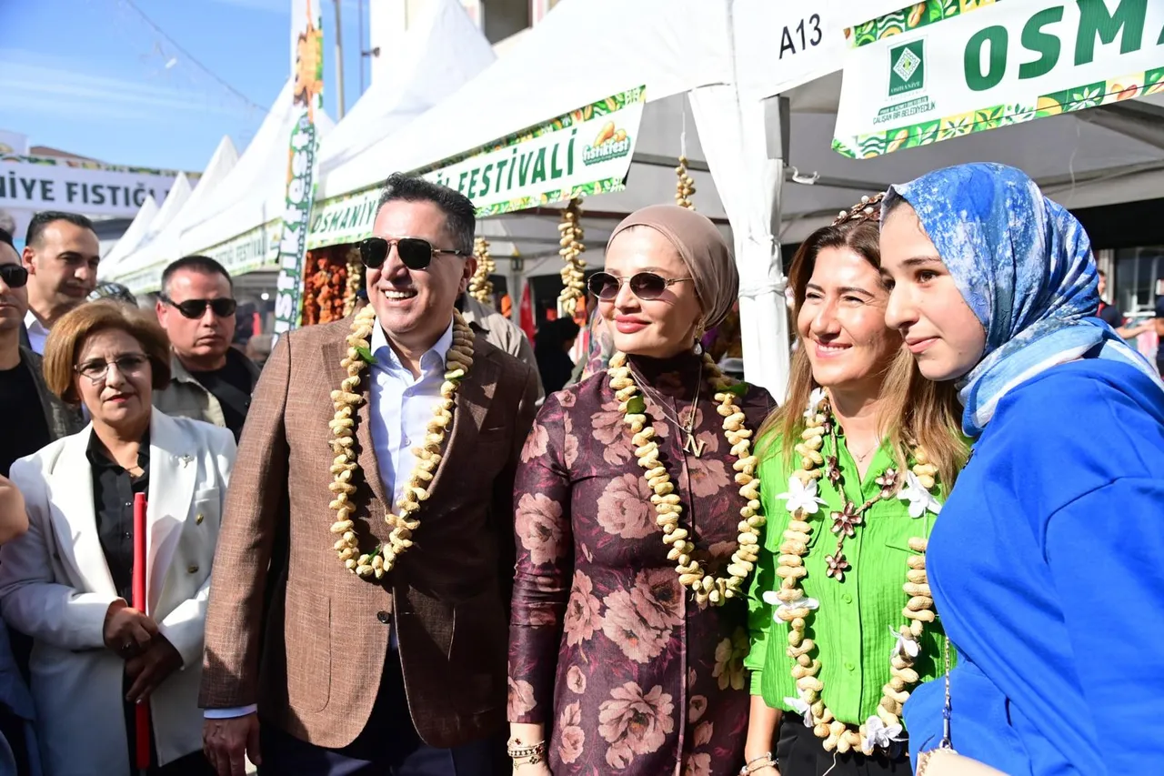 Osmaniye Korkut Ata Üniversitesi Rektörü Uzun, 3. Osmaniye Fıstığı Festivali’ne katıldı