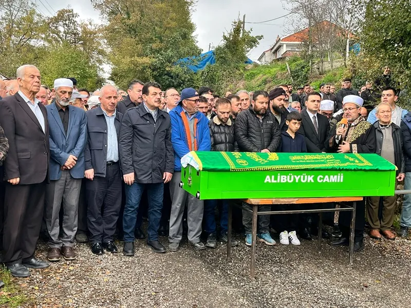 Maden kazasında hayatını kaybeden maden işçisi Recep Çolakoğlu, Beycuma Osmanlı Köyünde son yolculuğuna uğurlandı