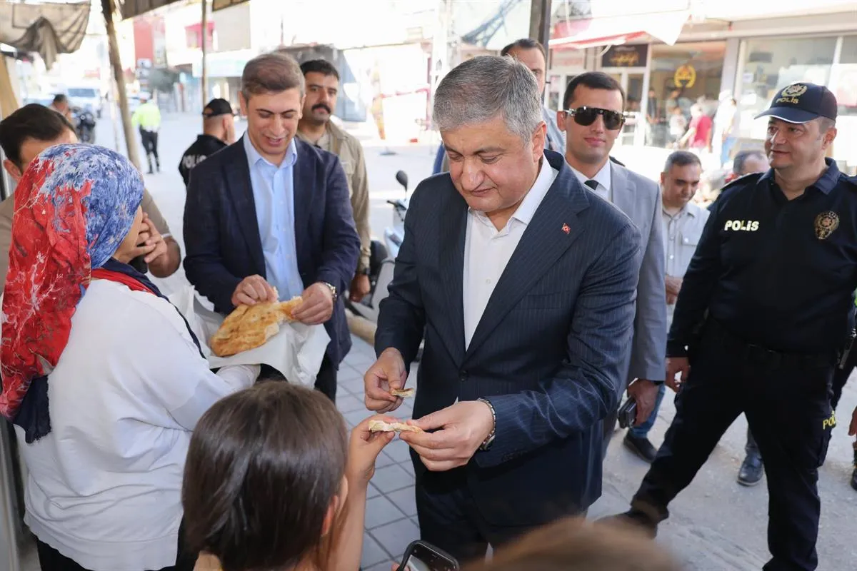 Vali Yavuz’dan Yüreğir’de esnaf ziyareti