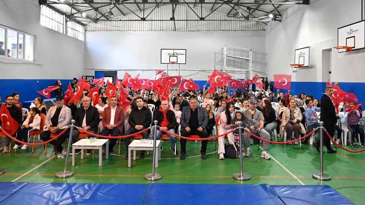 Şişli Belediyesi Kış Spor Okulları törenle açıldı