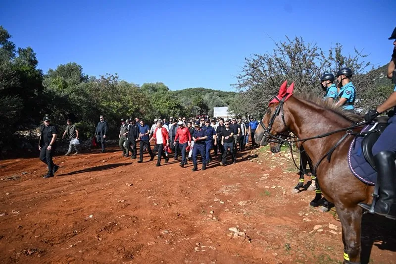 Cumhuriyet’in Kahramanları Kaş’ta düzenlenen yürüyüşle anıldı