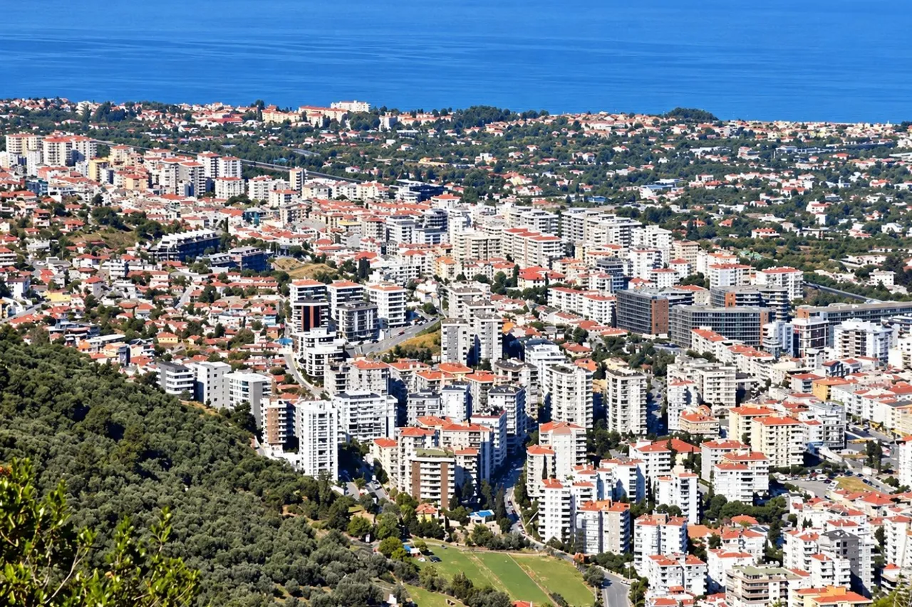 İzmir'in gündemi kentsel dönüşüm olmalı