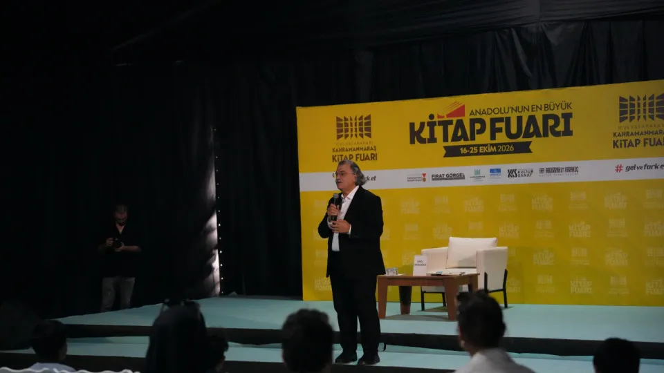Erol Erdoğan’dan Kitap Fuarı’nda yazma ve okuma üzerine söyleşi