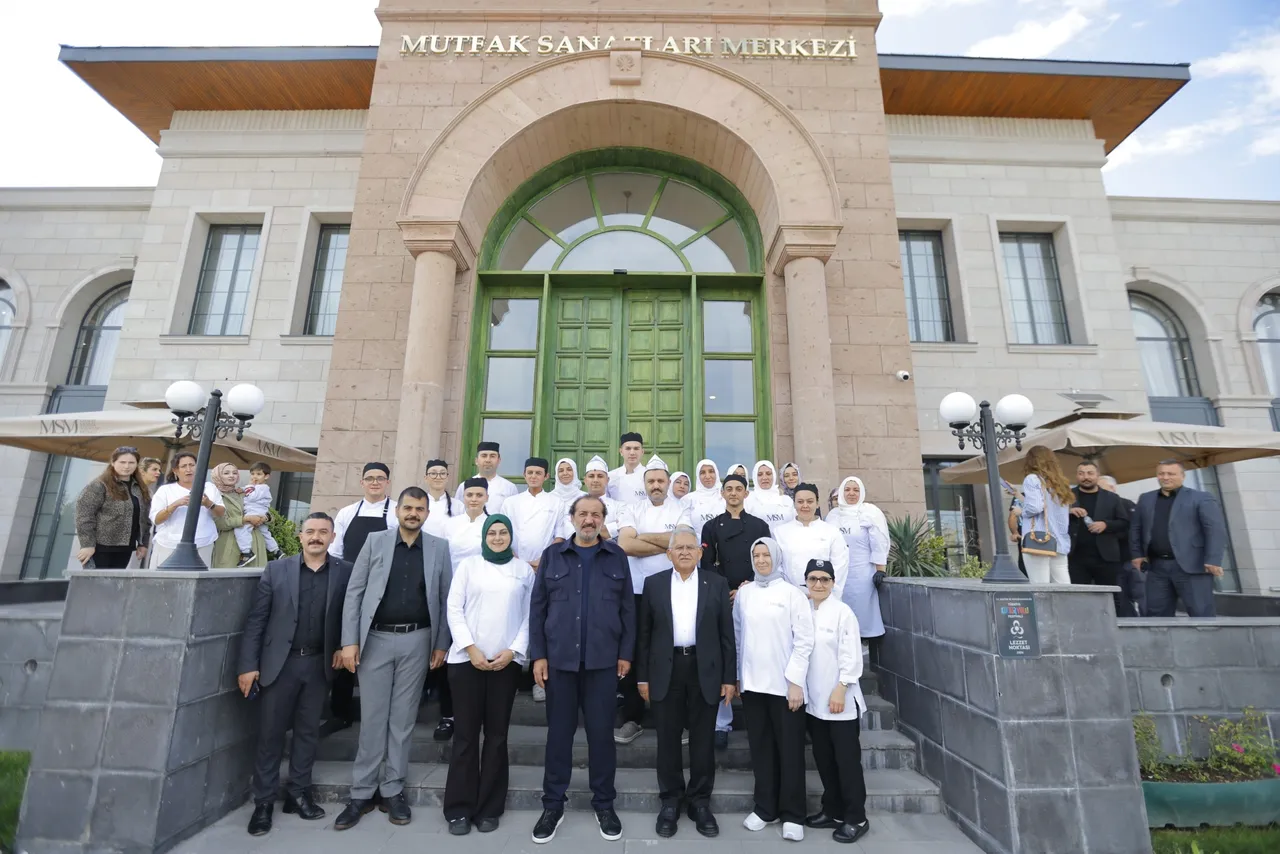Masterchef Şeflerinden Başkan Büyükkılıç’a Övgü: Bu şehrin gastronomi şehri olmaması için bir neden yok