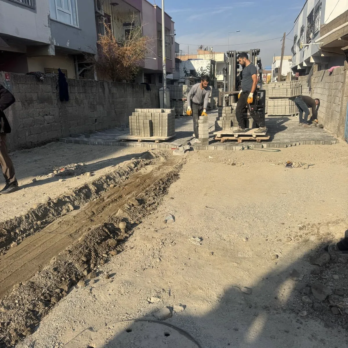 Yol ve asfalt çalışmaları hız kesmiyor