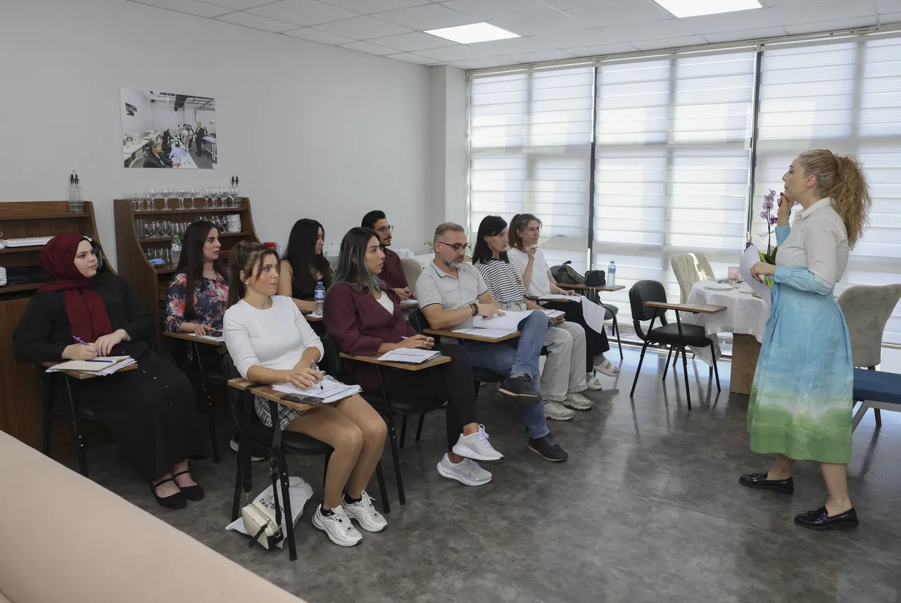 Büyükşehir’in MERCEK kursları turizm sektörüne nitelikli personel yetiştiriyor