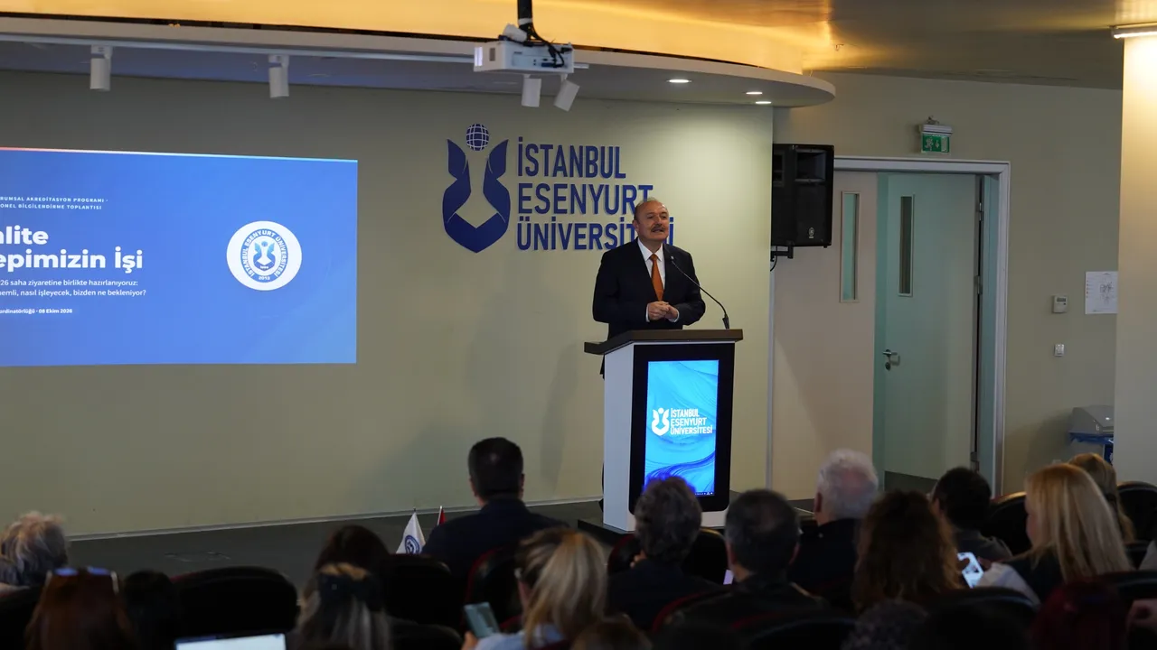 İstanbul Esenyurt Üniversitesi’nde 2025-2026 Yılı En iyi eğitim-öğretim ödülleri, düzenlenen törenle sahiplerine verildi