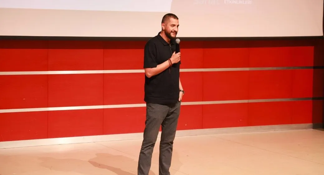 Gebze’de Altay Cem Meriç’ten “Biz Kimiz?” konferansı
