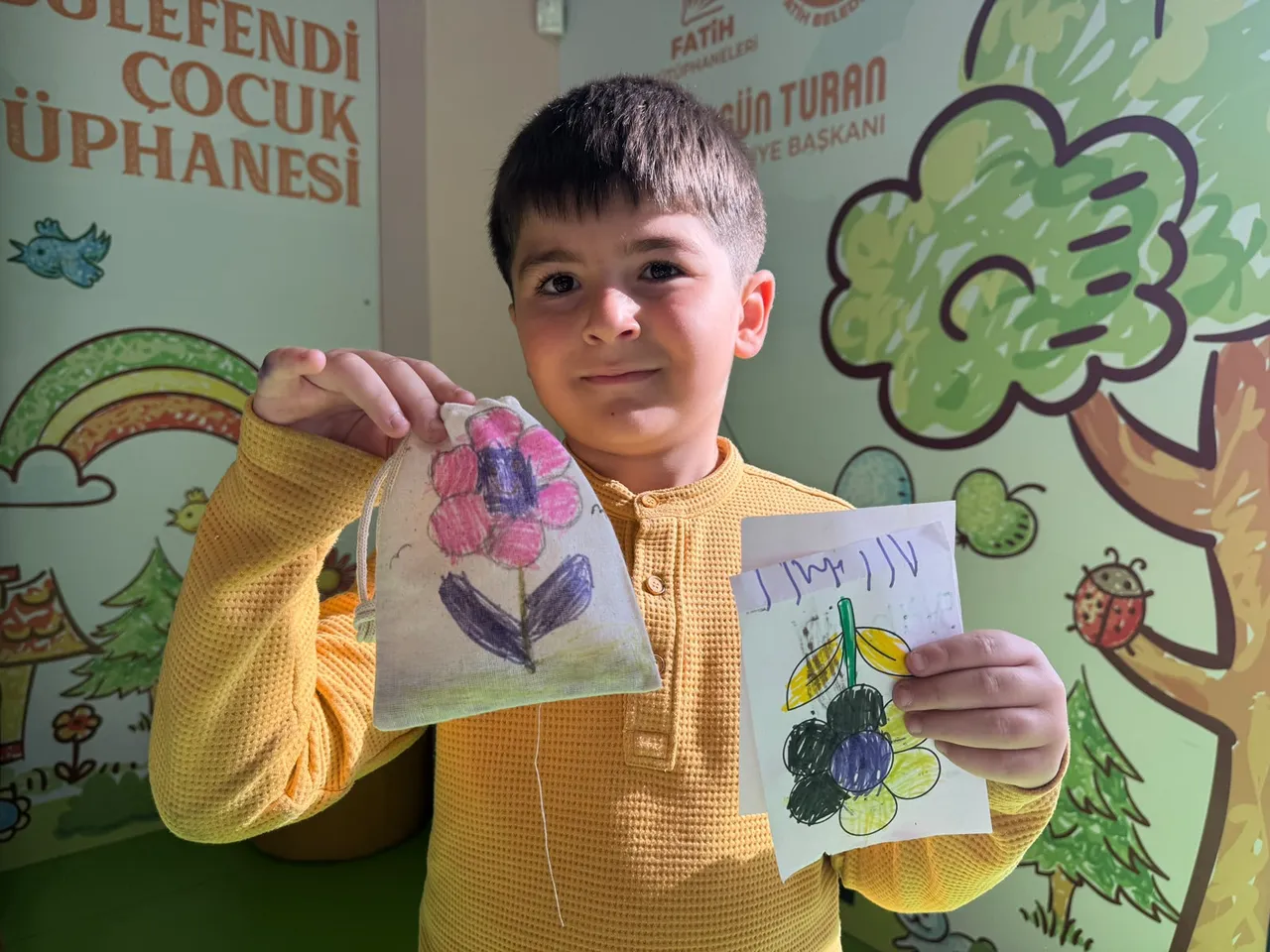 Sümbül Efendi Çocuk Kütüphanesi'nde lavanta keseleri minik ellerin çizimleriyle renklendi