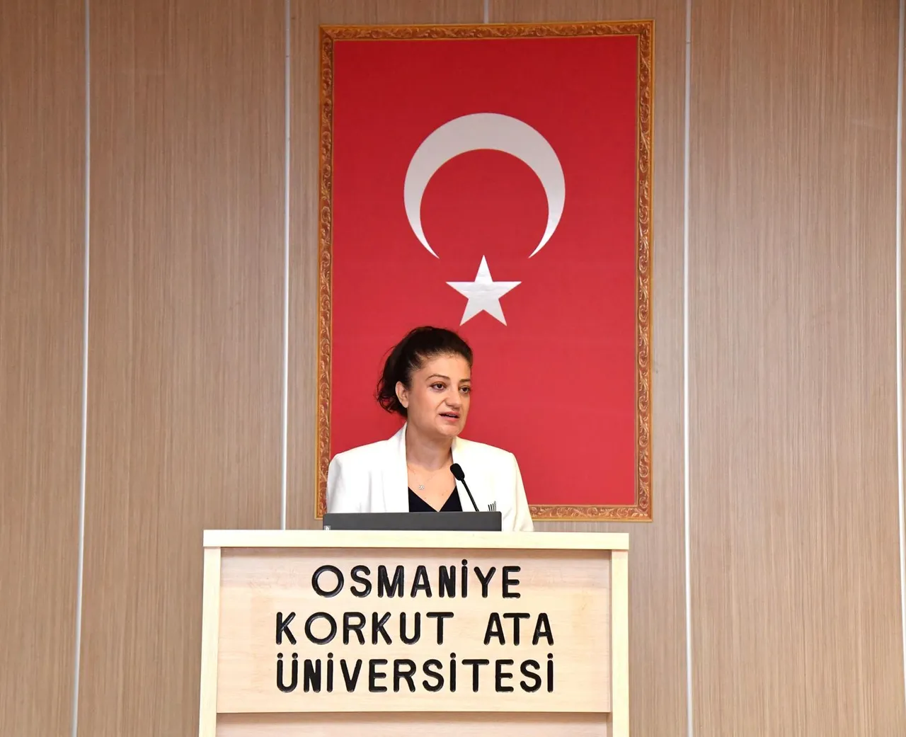 Osmaniye Korkut Ata Üniversitesinde “İstiklâl’den İstikbâl’e: Cumhuriyet’in Kadın Kahramanları” konferansı düzenlendi