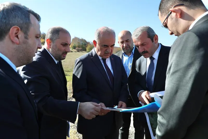 Vali Erol, Akkuş ilçesinde kurulması planlanan OSB alanında incelemede bulundu