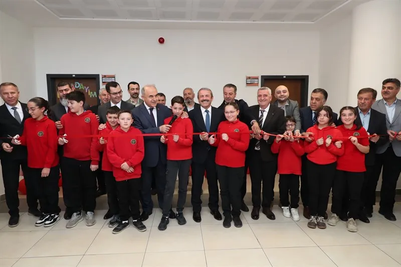 Akkuş ilçesinde hayırseverlerden eğitime destek