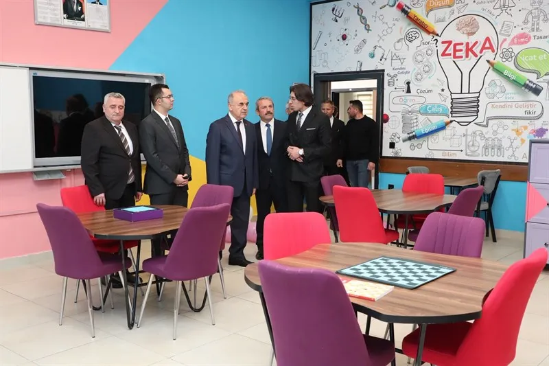 Akkuş ilçesinde hayırseverlerden eğitime destek
