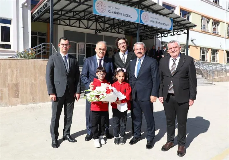 Akkuş ilçesinde hayırseverlerden eğitime destek
