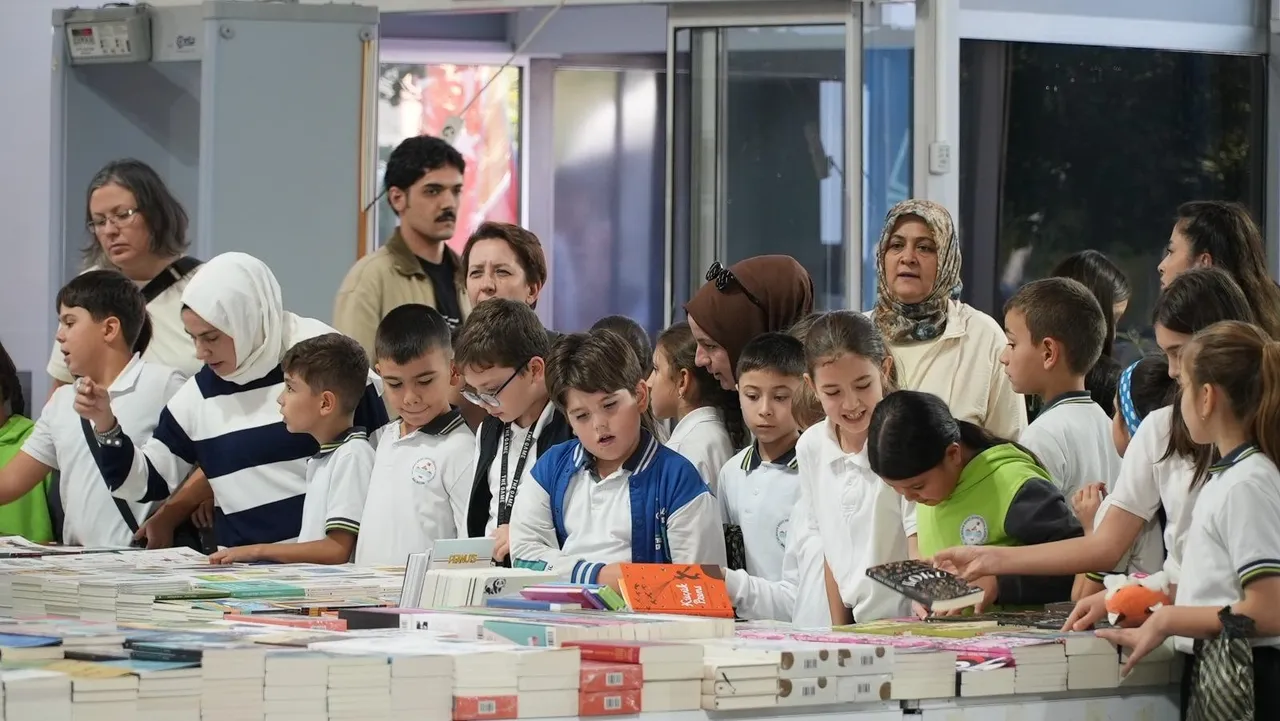 Balıkesir’de 2. Kitap Fuarı 10 günde 216 bin ziyaretçiyi ağırladı