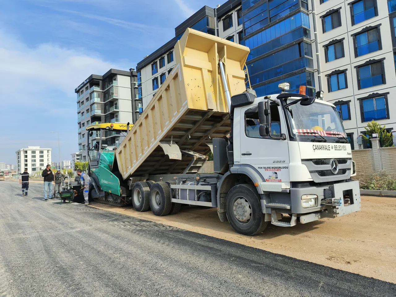Ömer Halis Demir Caddesi'nde üstyapı çalışmaları tamamlandı