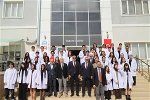 ASÜ Veteriner Fakültesinde 43 öğrenci beyaz önlük heyecanı yaşadı