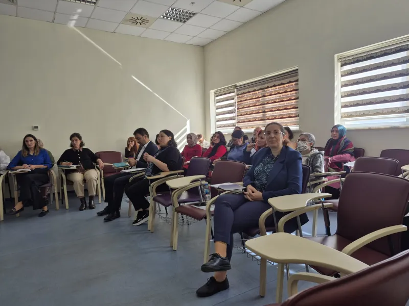 Sağlık Bilimleri Fakültesinde “Ölçme ve Değerlendirme: Öğrenme Çıktısından Sınava” eğitimi verildi