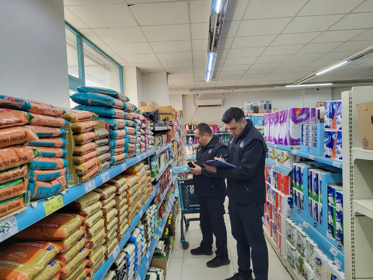 Erzincan Belediyesi: Zabıta ekiplerinden 137 markete denetim