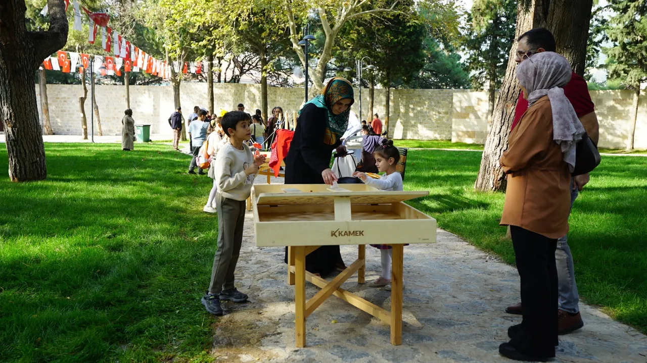 Büyükşehir’in kale etkinlikleri çocuklara bir hafta sonu yaşattı