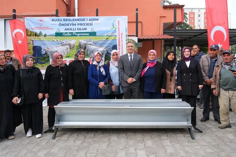 yetiştiricilere 700 adet akıllı oluk yemlik dağıtıldı