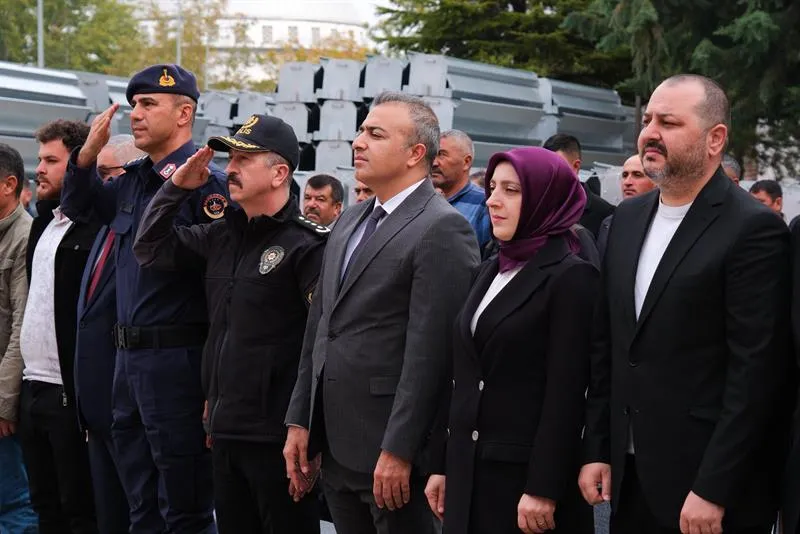 yetiştiricilere 700 adet akıllı oluk yemlik dağıtıldı