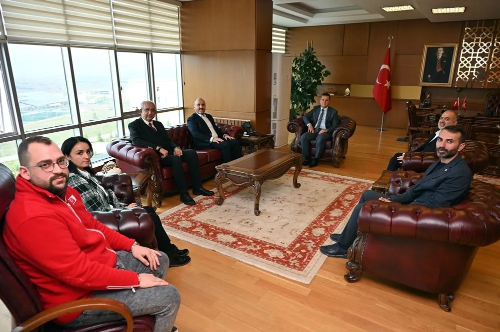 Türk Kızılay Kastamonu Şubesi, Kastamonu Üniversitesi Rektörünü ziyaret etti