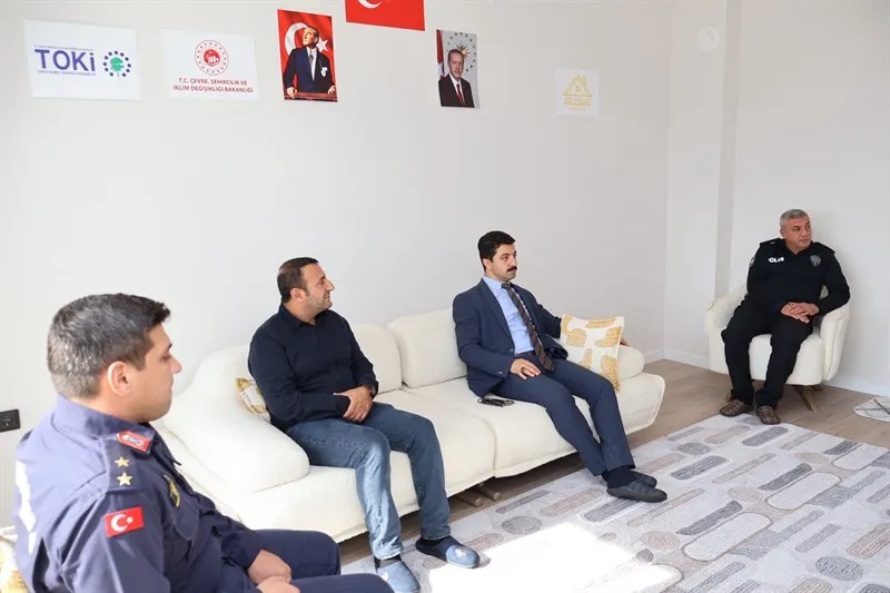 Ferizli Sinanoğlu Mahallesi’nde yapımı devam eden TOKİ konutları yerinde incelendi