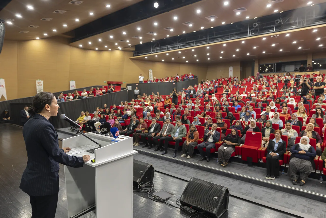 Başkan Vekili Genç, ‘Dünya Kadın Çiftçiler Günü’ Etkinliğine Katıldı