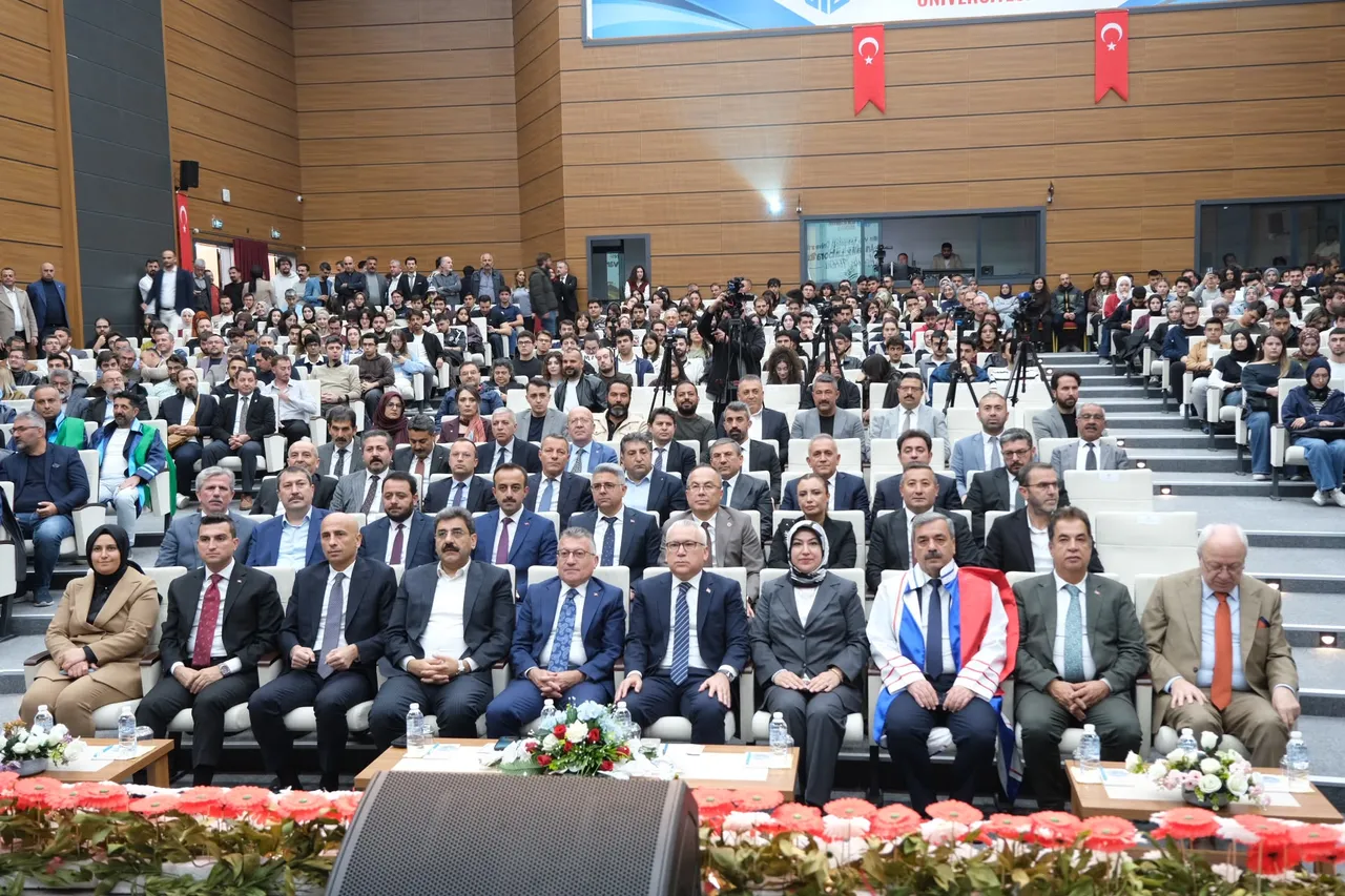 TBMM AK parti grup Başkanı Güler, SBTÜ’de “İlk Ders: Terörsüz Türkiye” konusunu ele aldı