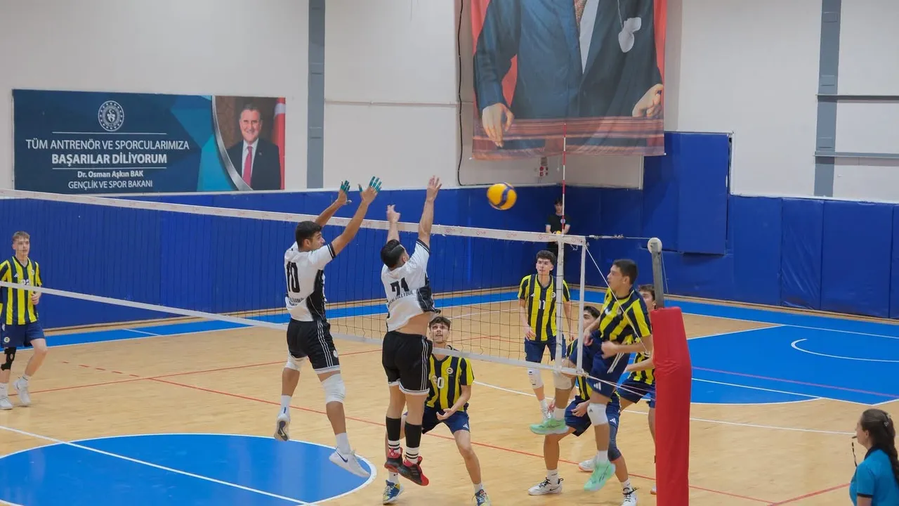Kırklareli Belediyesi: Pehlivanköy Akademi Voleybol Takımımıza yürekten başarılar diliyorum