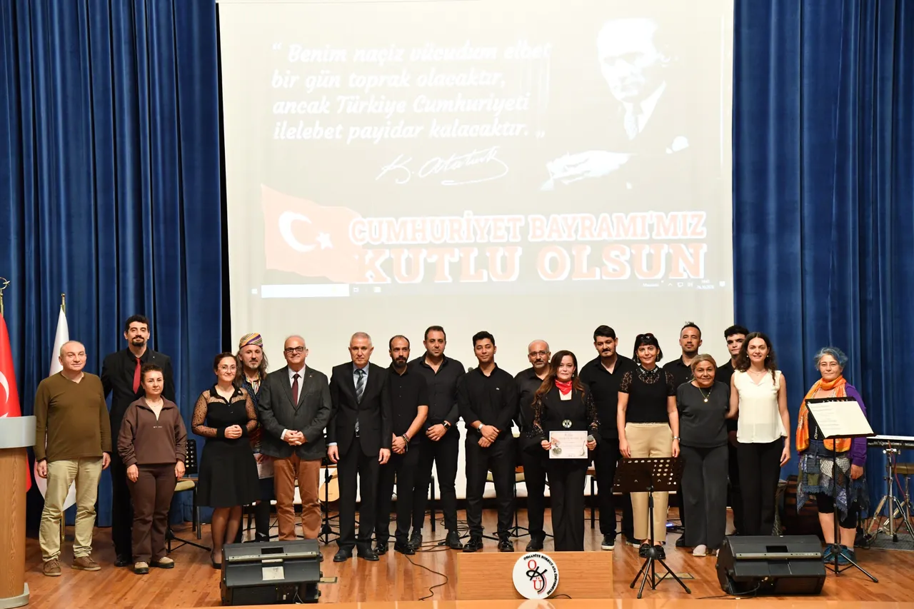Osmaniye Korkut Ata Üniversitesinde Cumhuriyet'in 103. Yılı “Türkülerle Atatürk” konseriyle kutlandı