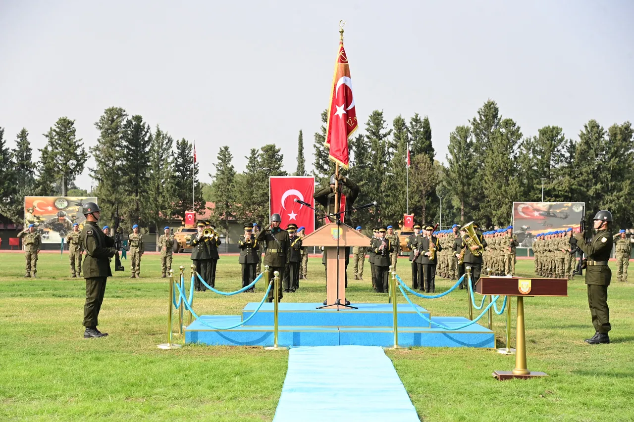 Rektör Vekili ve Rektör Yardımcısı 12’nci Komando Tugay Komutanlığı Sancak Teslim Töreni’ne katıldı