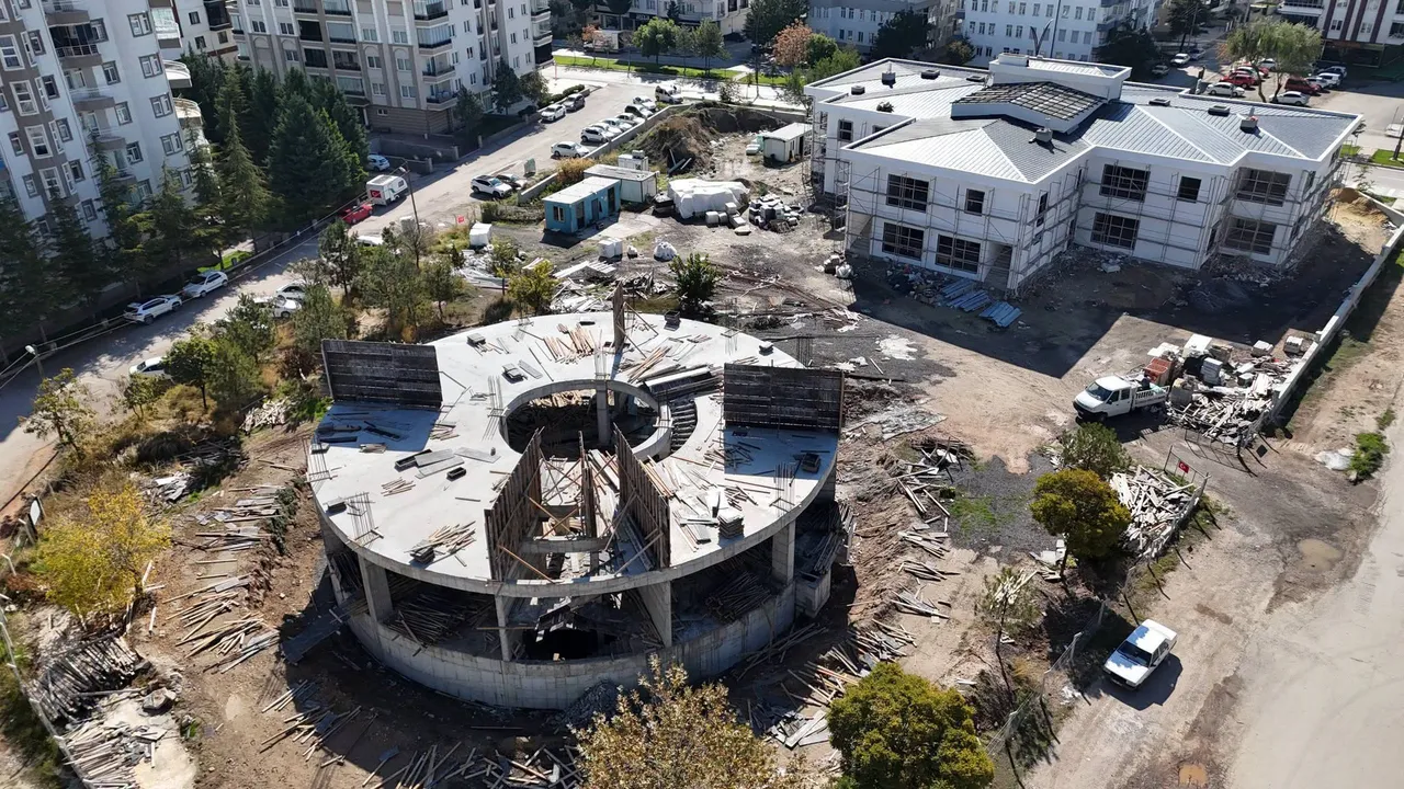 Gündüz Bakımevi, Kreş ve Çocuk Kütüphanesi projesinde inşaat çalışmaları sürüyor