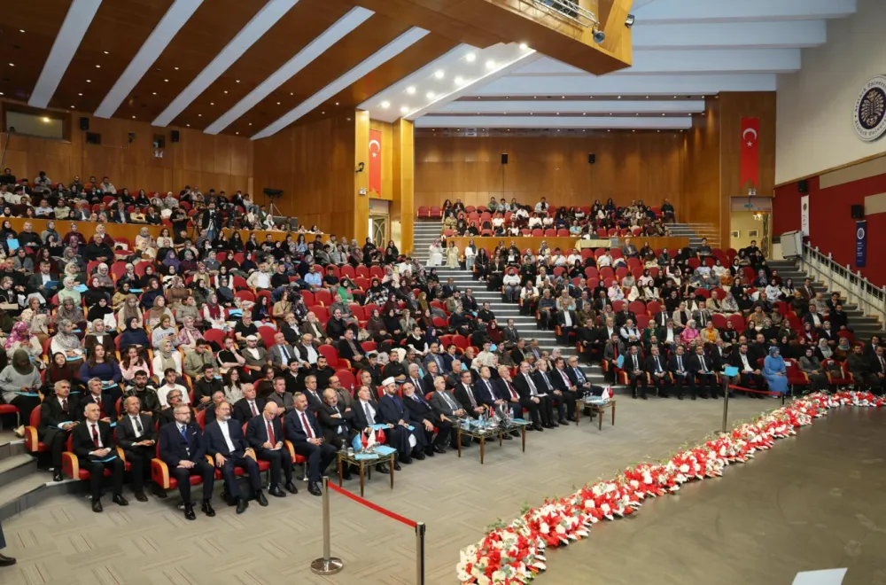Tarhan: Evlilik mutluluk beklenen değil iyilik üretilen alandır