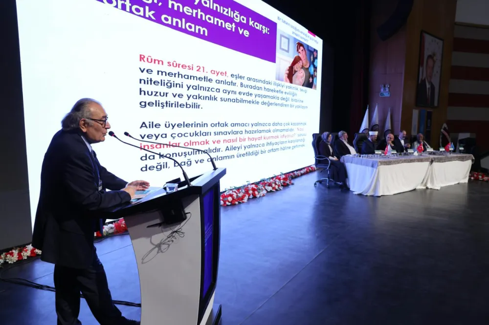 Tarhan: Evlilik mutluluk beklenen değil iyilik üretilen alandır