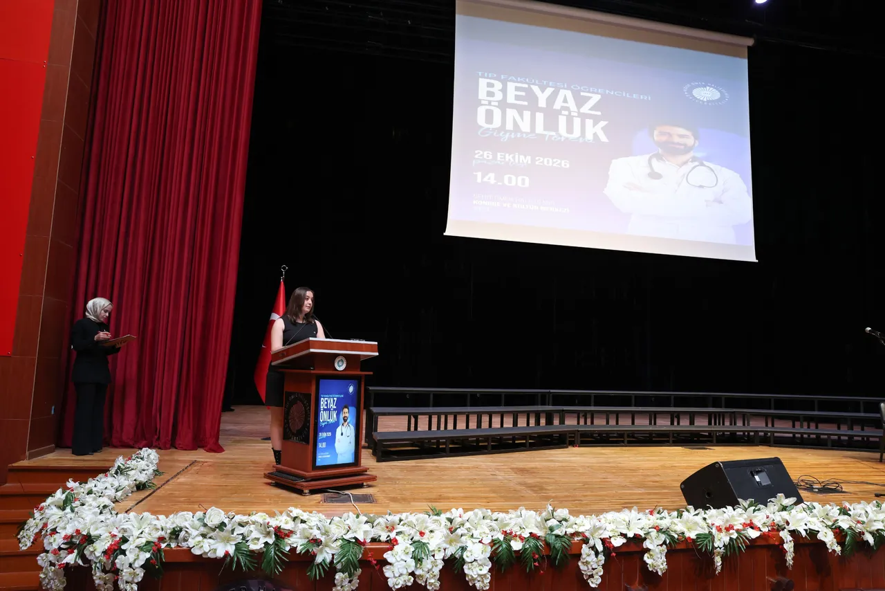 Niğde Ömer Halisdemir Üniversitesi Tıp Fakültesi öğrencileri beyaz önlüklerini giydi