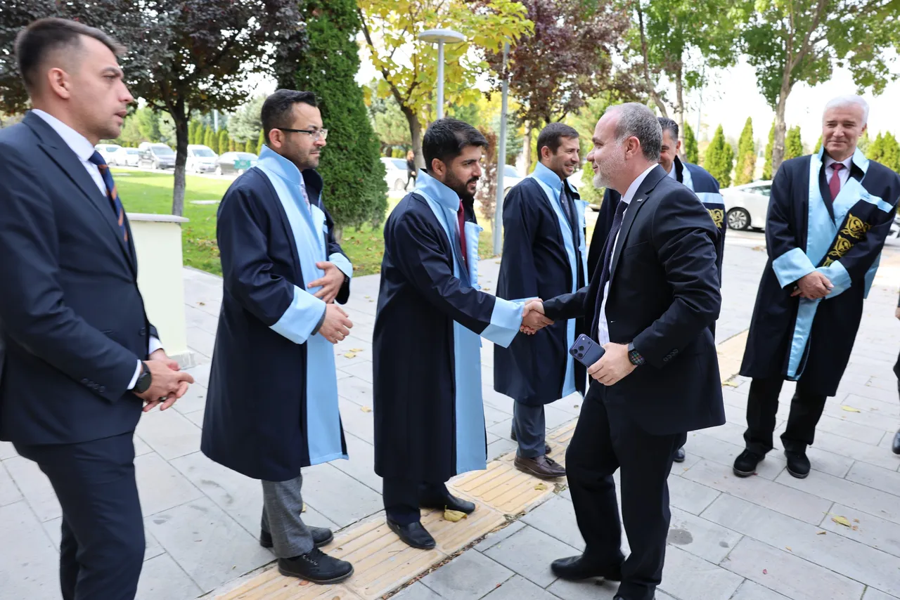 Niğde Ömer Halisdemir Üniversitesi Tıp Fakültesi öğrencileri beyaz önlüklerini giydi