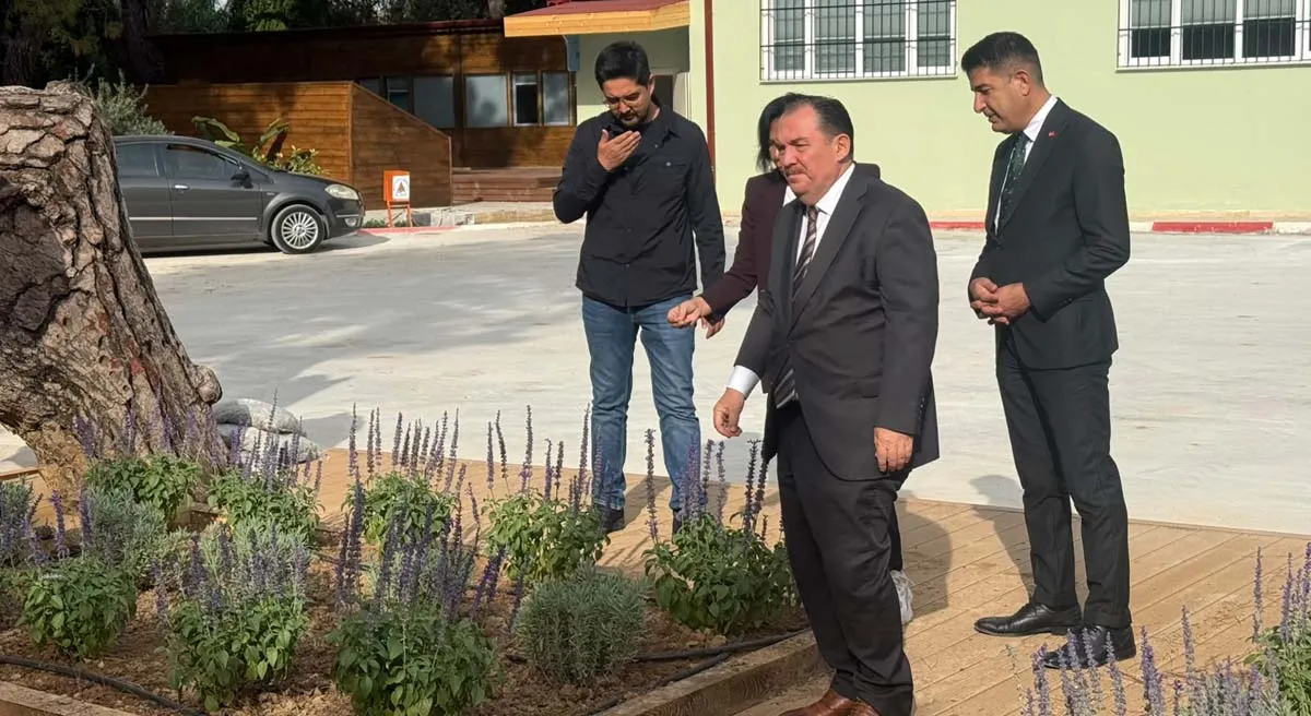 Muratpaşa Kaymakamı Kara 15 Temmuz Şehitler Anaokulu’nda yapılan çalışmaları inceledi