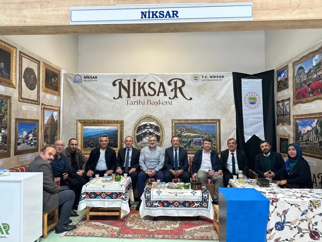 Niksar Belediyesi, İstanbul Atatürk Havalimanı’ndaki 7. Tokat Tanıtım Günleri kapsamında Niksar stantta misafirleri ağırlamaya devam ediyor