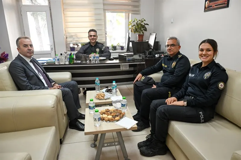 "İl Emniyet Müdürümüz Aydın Karan’dan Mareşal Fevzi Çakmak Polis Merkezi Amirliğimize Ziyaret"