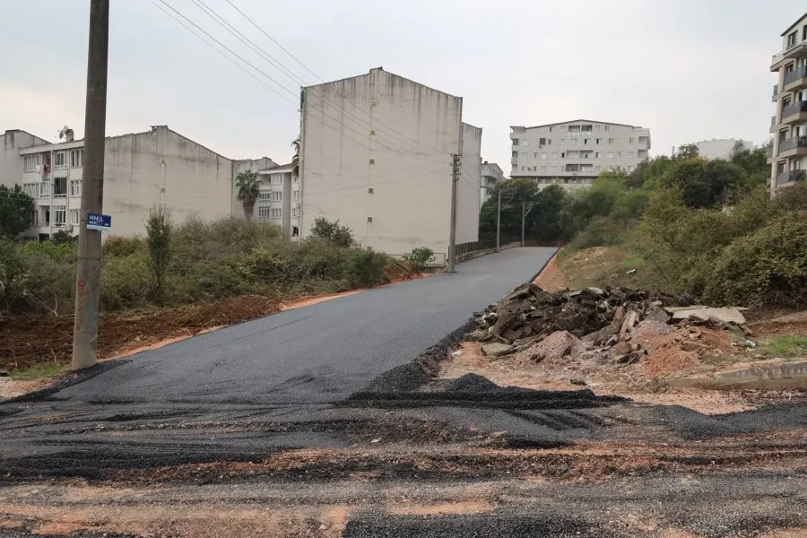 Gebze’de mahallelerde asfalt çalışmaları sürüyor