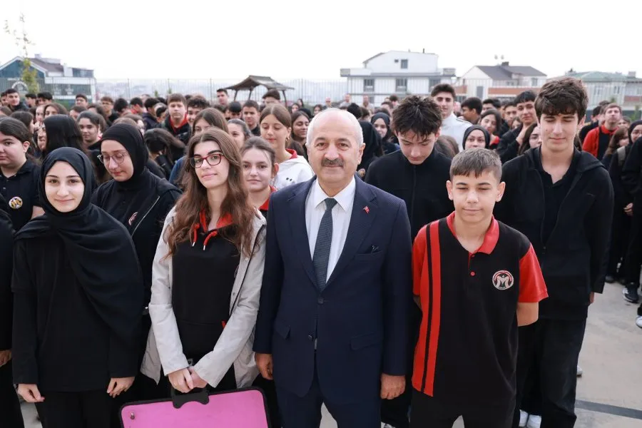 Başkan Büyükgöz Haftaya Öğrencilerle birlikte başladı