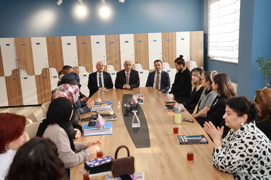Başkan Büyükgöz Haftaya Öğrencilerle birlikte başladı