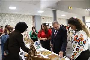 ASÜ’de Anadolu’nun renkleri, Cumhuriyet'in izleri sergisi açıldı