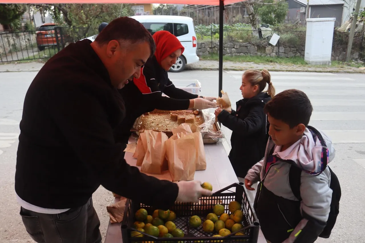 İzmit Belediyesi beslenme saati projesine devam ediyor