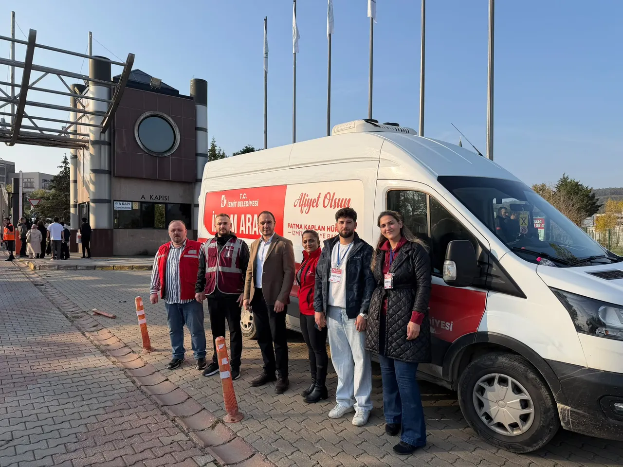 İzmit Belediyesi KPSS Ortaöğretim sınavına giren adayları yalnız bırakmadı
