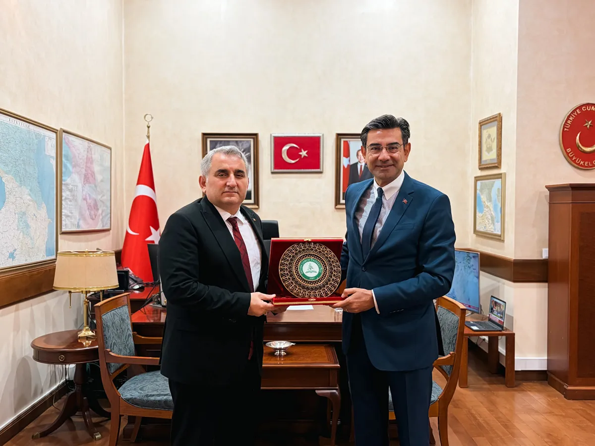 Artvin Çoruh Üniversitesi Rektörü İbrahim Aydın, Tiflis Büyükelçisi Mustafa Türker Arı’yı ziyaret etti